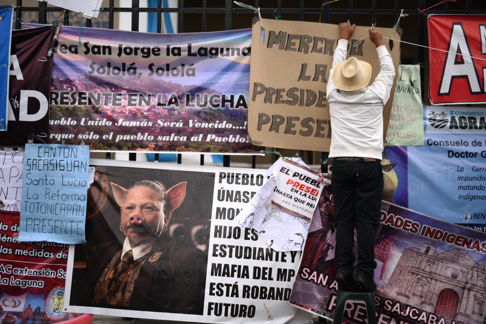 manifestaciones frente al Ministerio Público para exigir la renuncia de la fiscal general, Consuelo Porras
