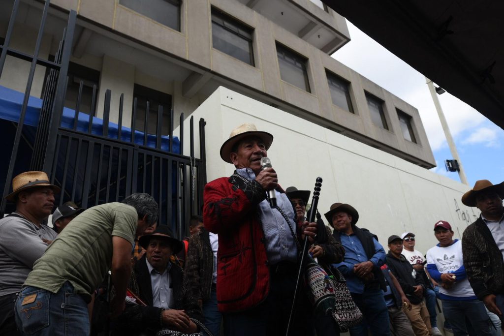 segundo día de manifestación de los 48 Cantones de Totonicapán frente el Ministerio Público