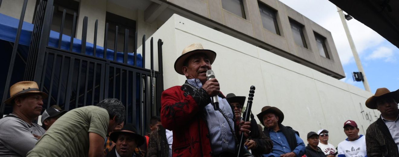 segundo día de manifestación de los 48 Cantones de Totonicapán frente el Ministerio Público