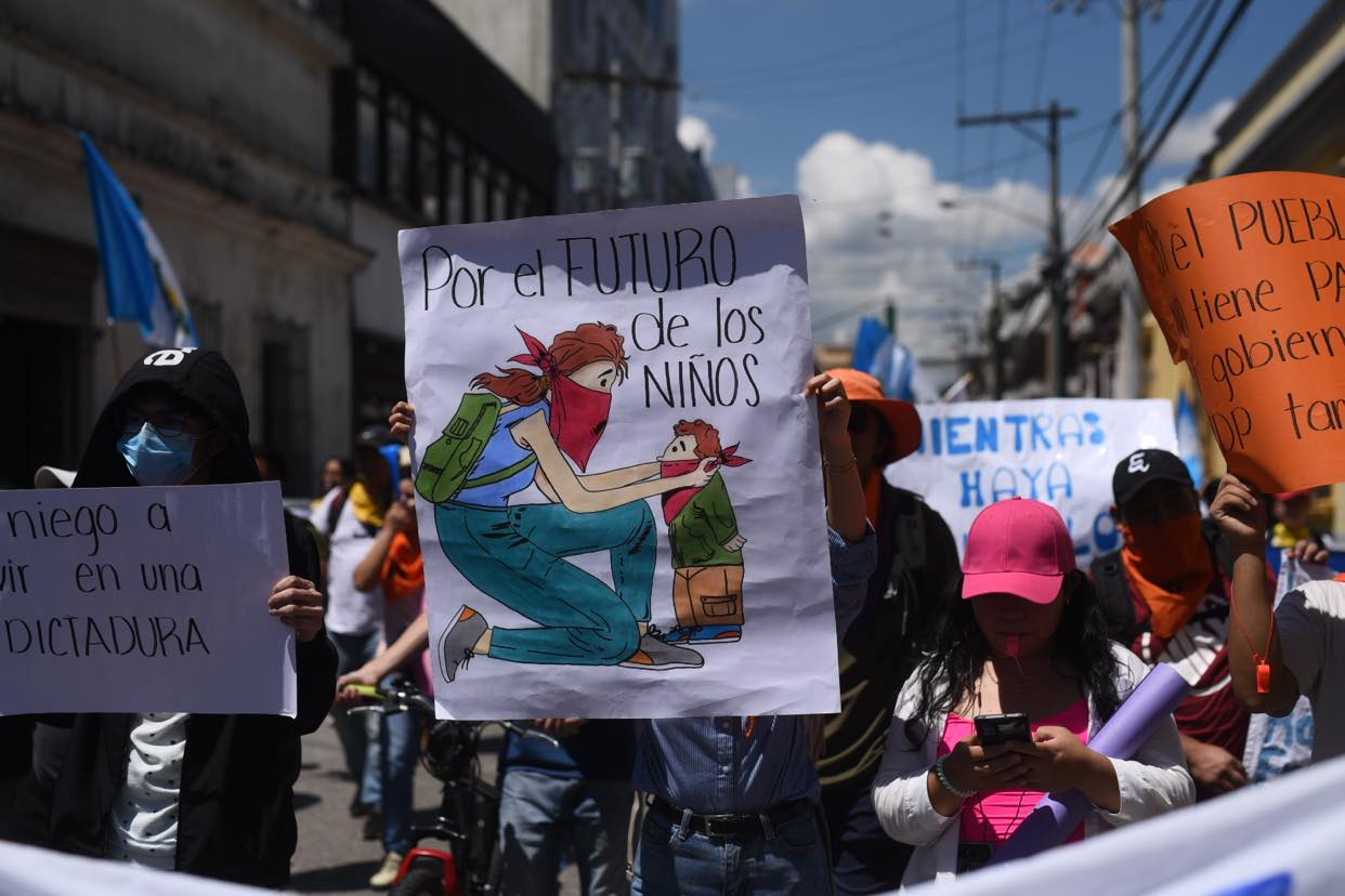 marcha de estudiantes de la Usac en la capital