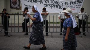manifestación frente al Ministerio Público para exigir renuncia de la fiscal general Consuelo Porras