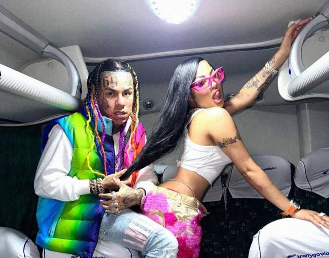 Yailin La M S Viral En Tanga Mientras Tekashi Pinta Trasero Octubre