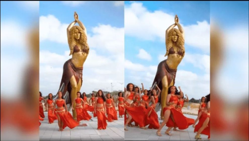 Grupo De Danza Impacta Al Bailar En El Monumento De Shakira