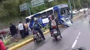 accidente en calzada La Paz, zona 16