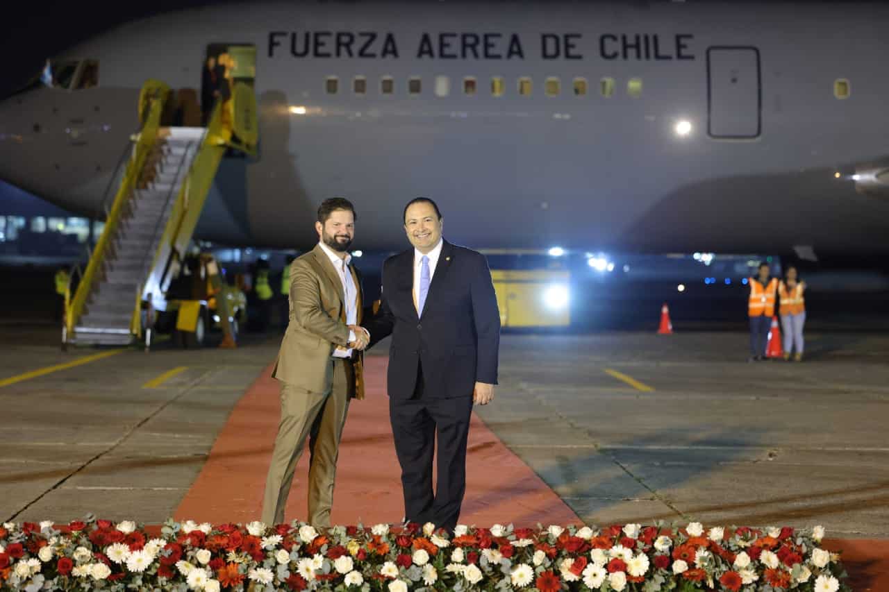 Gabriel Boric, presidente de Chile, llega a Guatemala