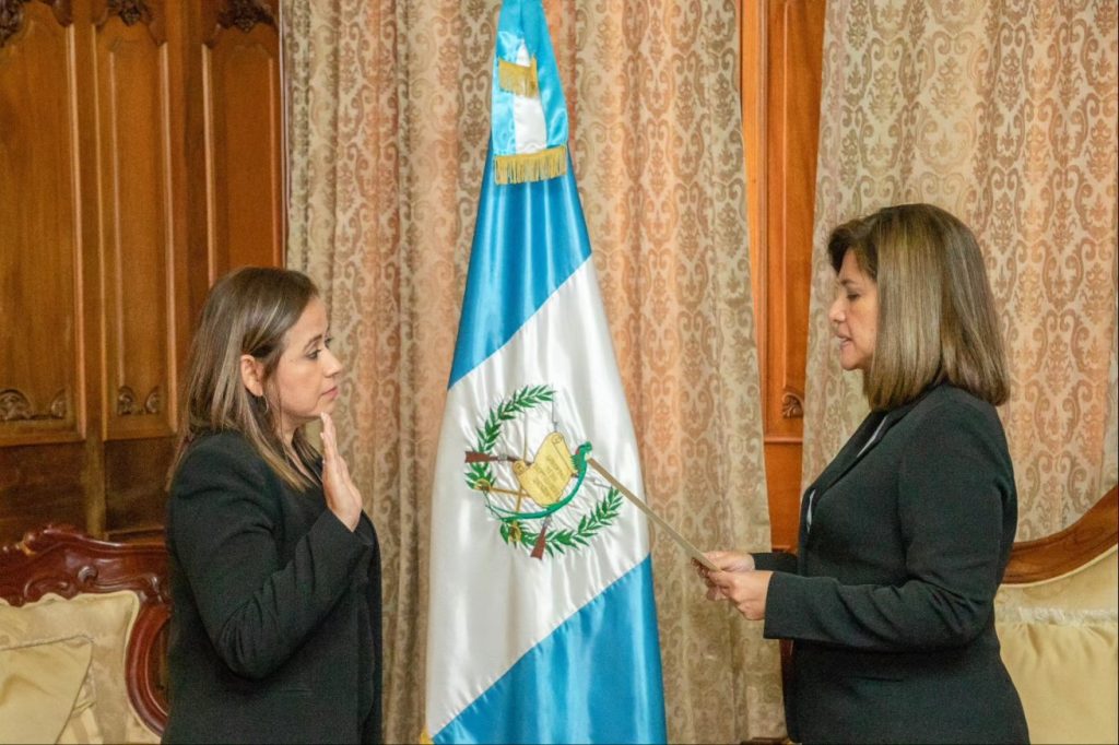 juramentación de Danissa Ramírez como secretaria ejecutiva de la SVET