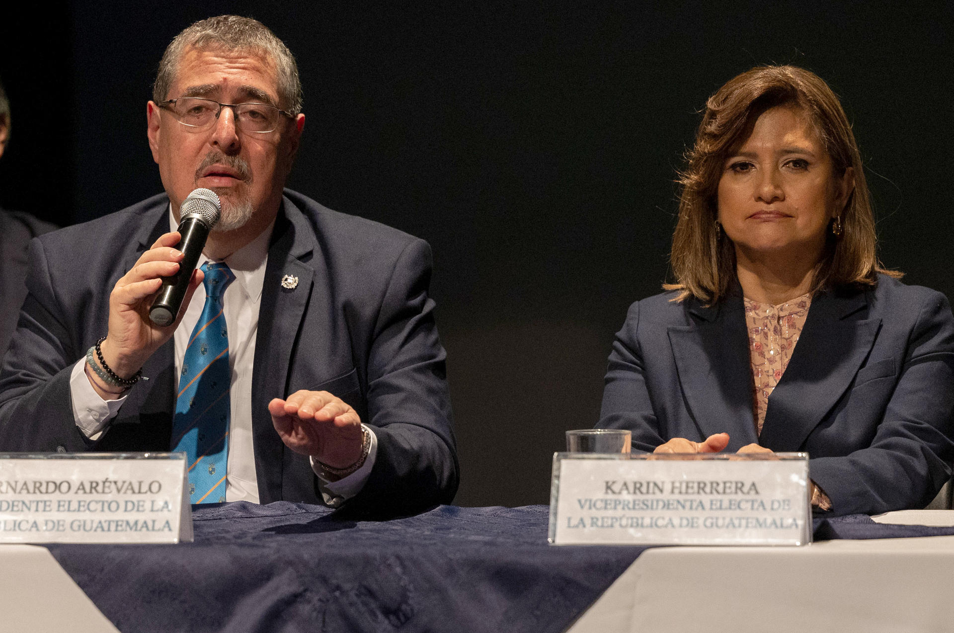 presidente Bernardo Arévalo y vicepresidenta Karin Herrera