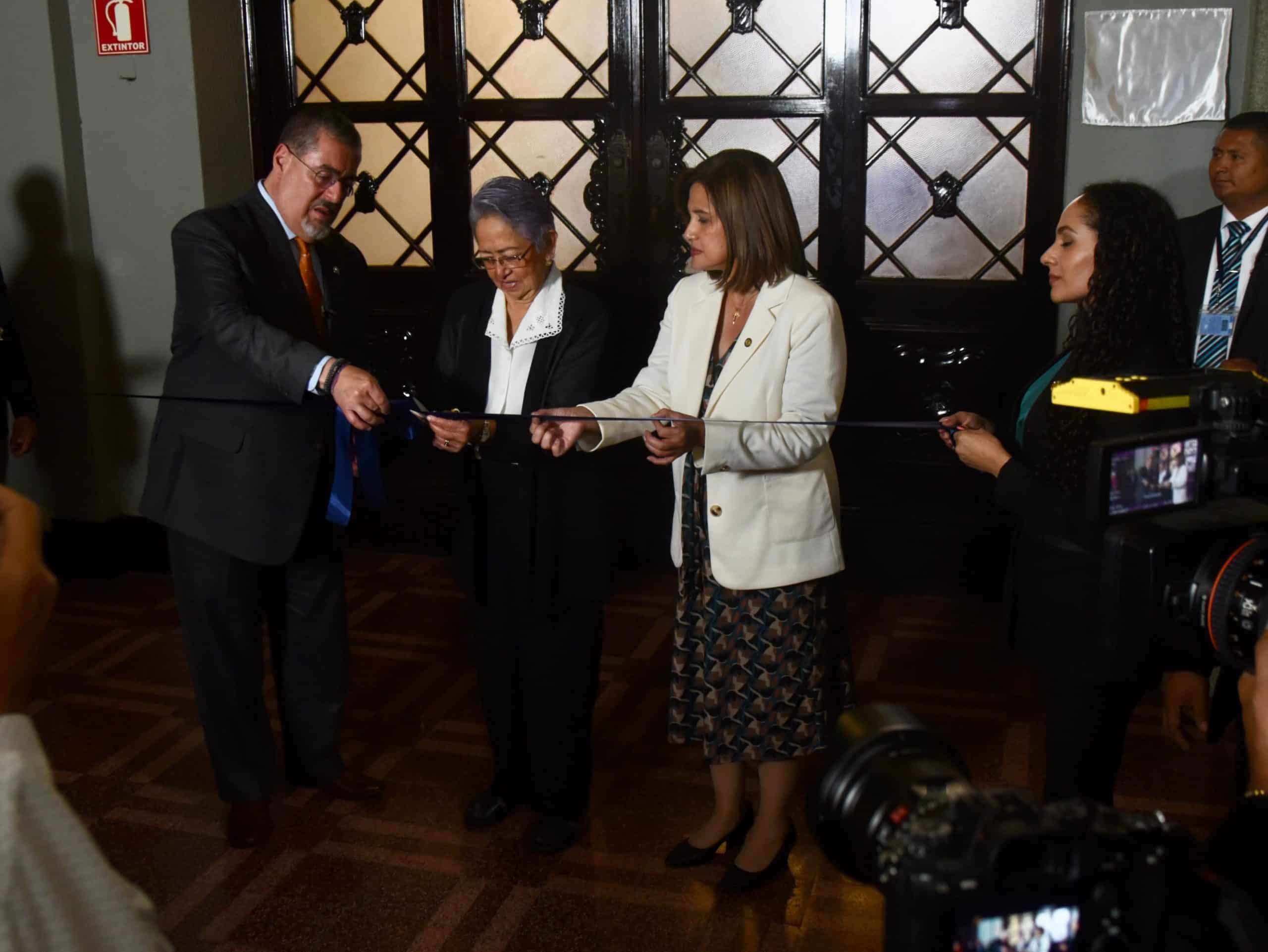 gobierno habilita sala de prensa Ronaldo Robles en el Palacio Nacional