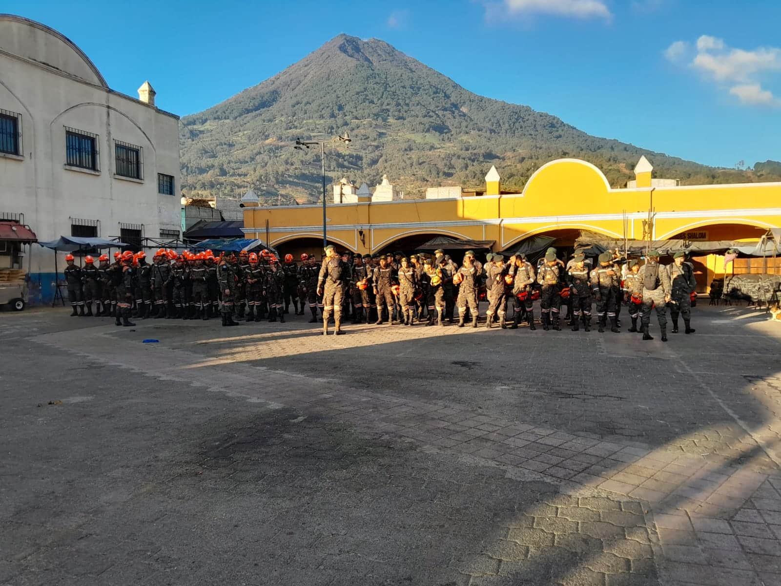 incendio en el volcán de Agua