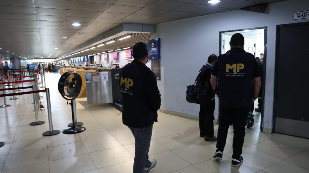 Fiscalía contra la Corrupción realiza diligencia en aeropuerto La Aurora