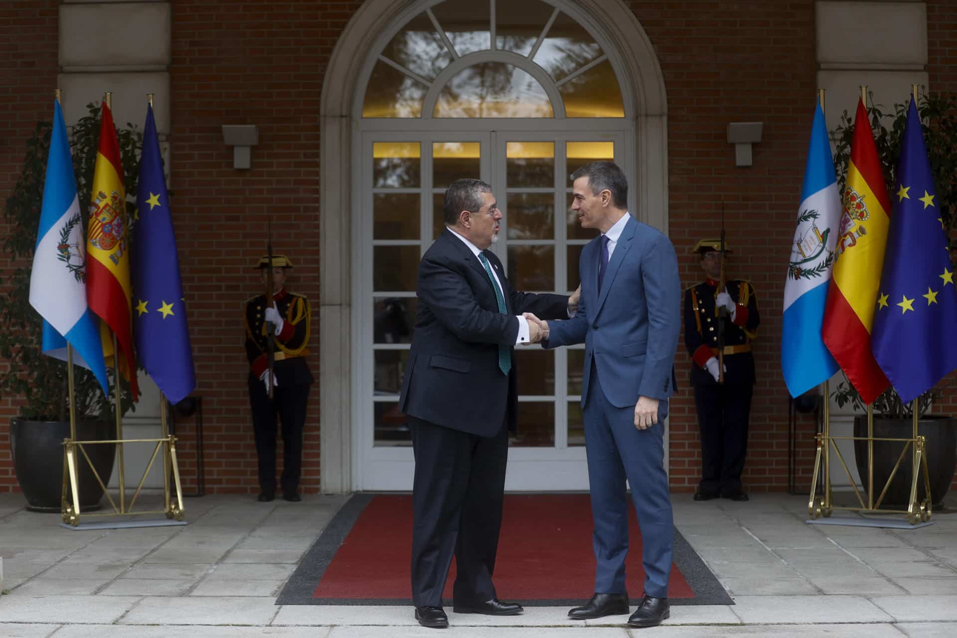 reunión del presidente Bernardo Arévalo con el jefe del Gobierno español, Pedro Sánchez