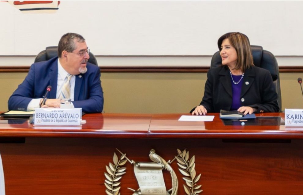 presidente Bernardo ArÃ©valo y vicepresidenta Karin Herrera en reuniÃ³n de Gabinete