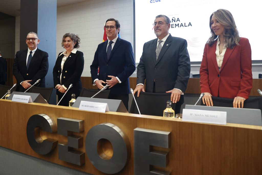 presidente Bernardo Arévalo se reúne con empresarios en España