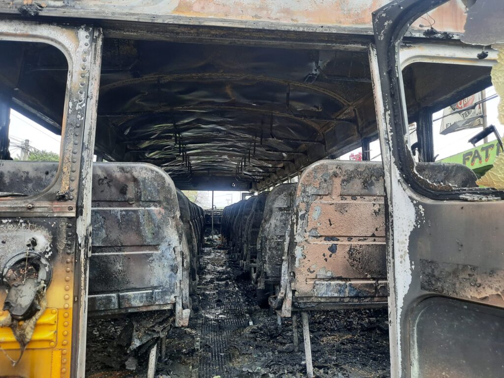 Bus prende en llamas en ruta antigua hacia Escuintla