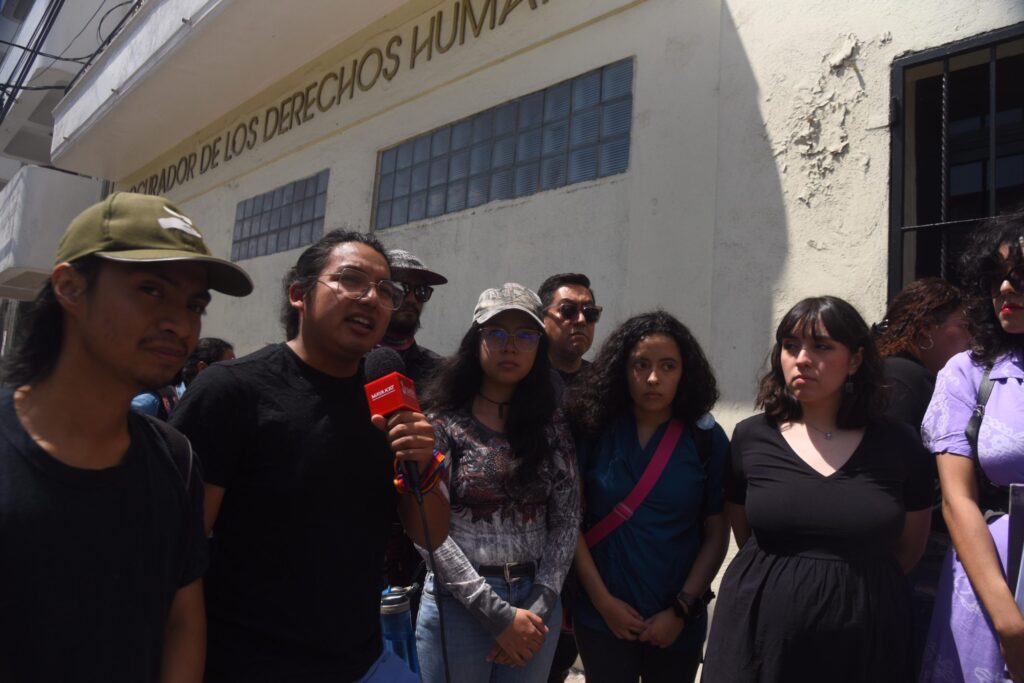 Estudiantes de la Usac presentan denuncia en la PDH