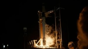 NASA y Space X lanzan su octava misión comercial tripulada a la EEI