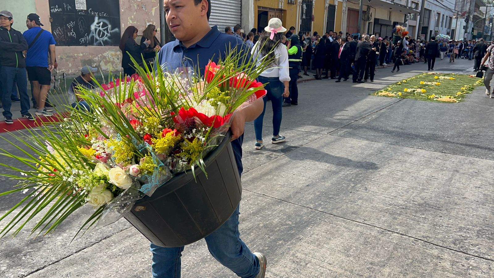 Procesión de La Reseña, Jesús de la Merced, a su paso por el parque Colón