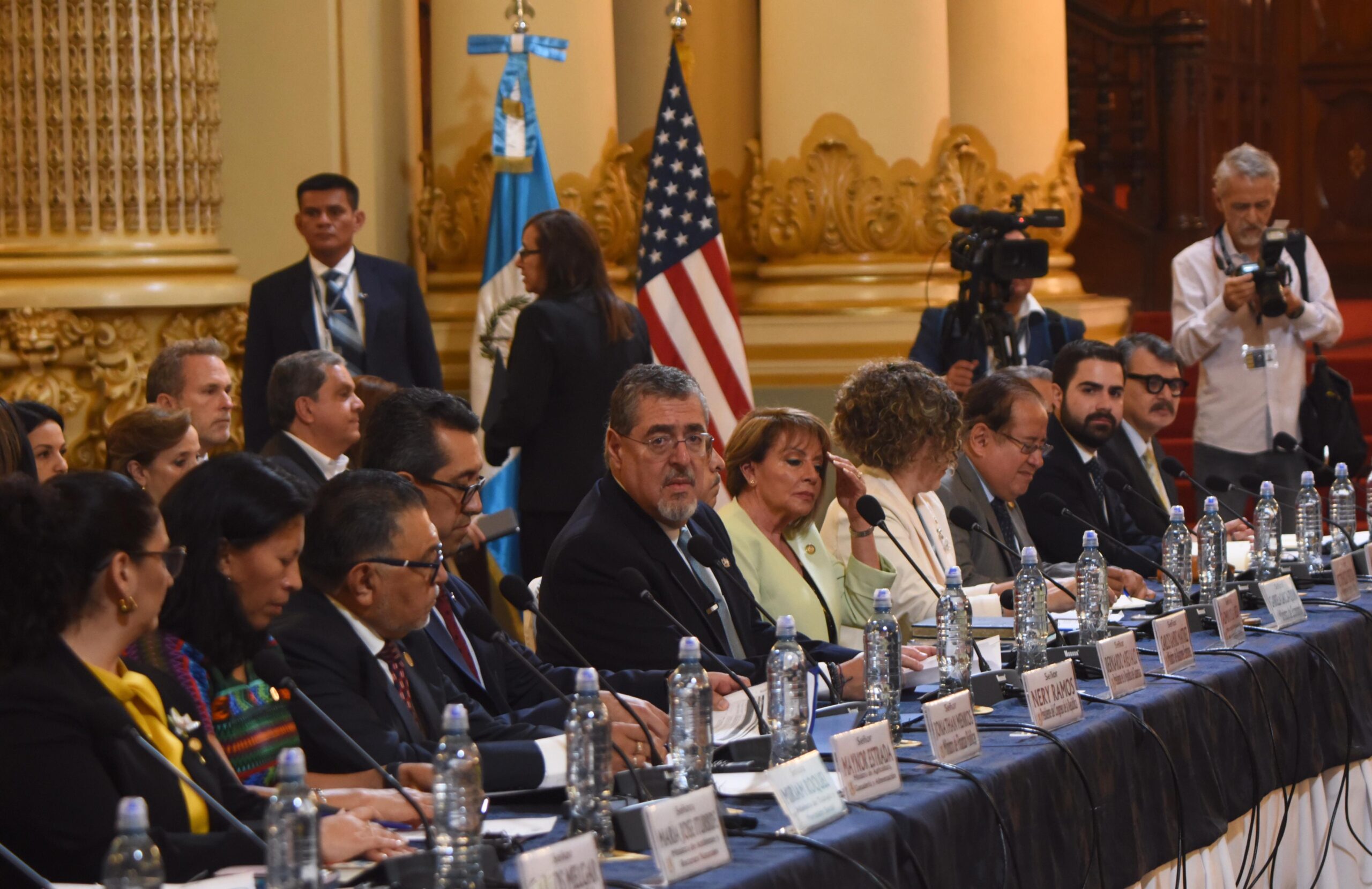 Subsecretario de Estado de EE.UU. sostiene un encuentro con el presidente de Guatemala