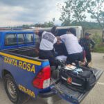 Rótulo de señalización cae sobre camión en ruta a El Salvador