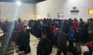 México detiene a 94 migrantes de Guatemala