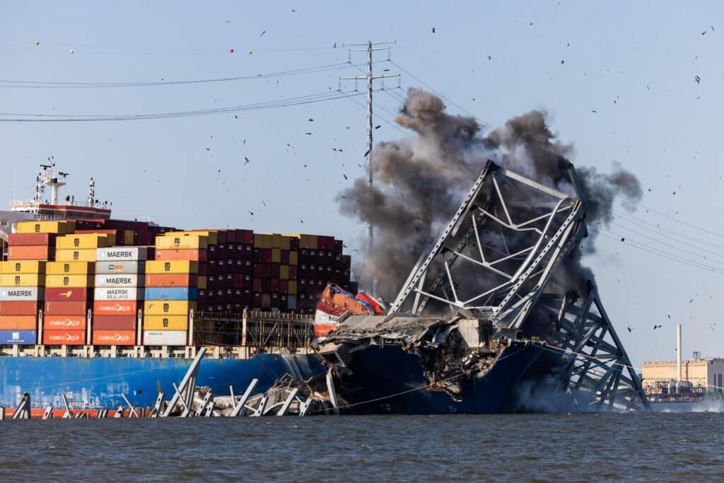 Puente Francis Scott Key, en Baltimore; demuelen restos