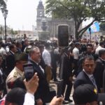 Presidente Bernardo Arévalo, rumbo al Congreso para presentar iniciativa de reformas a ley del MP