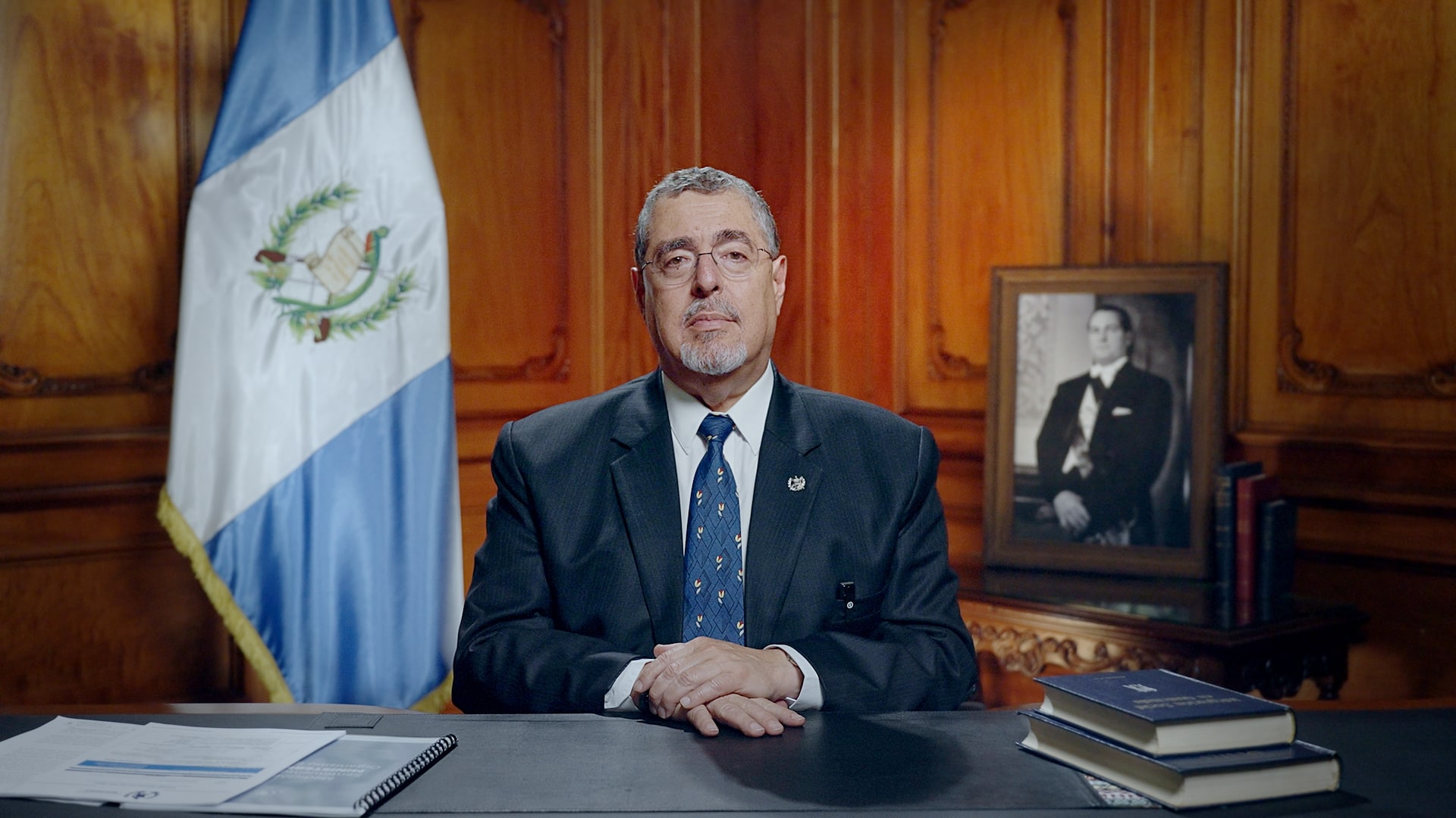 presidente Bernardo Arévalo en cadena nacional relacionada con la fiscal general