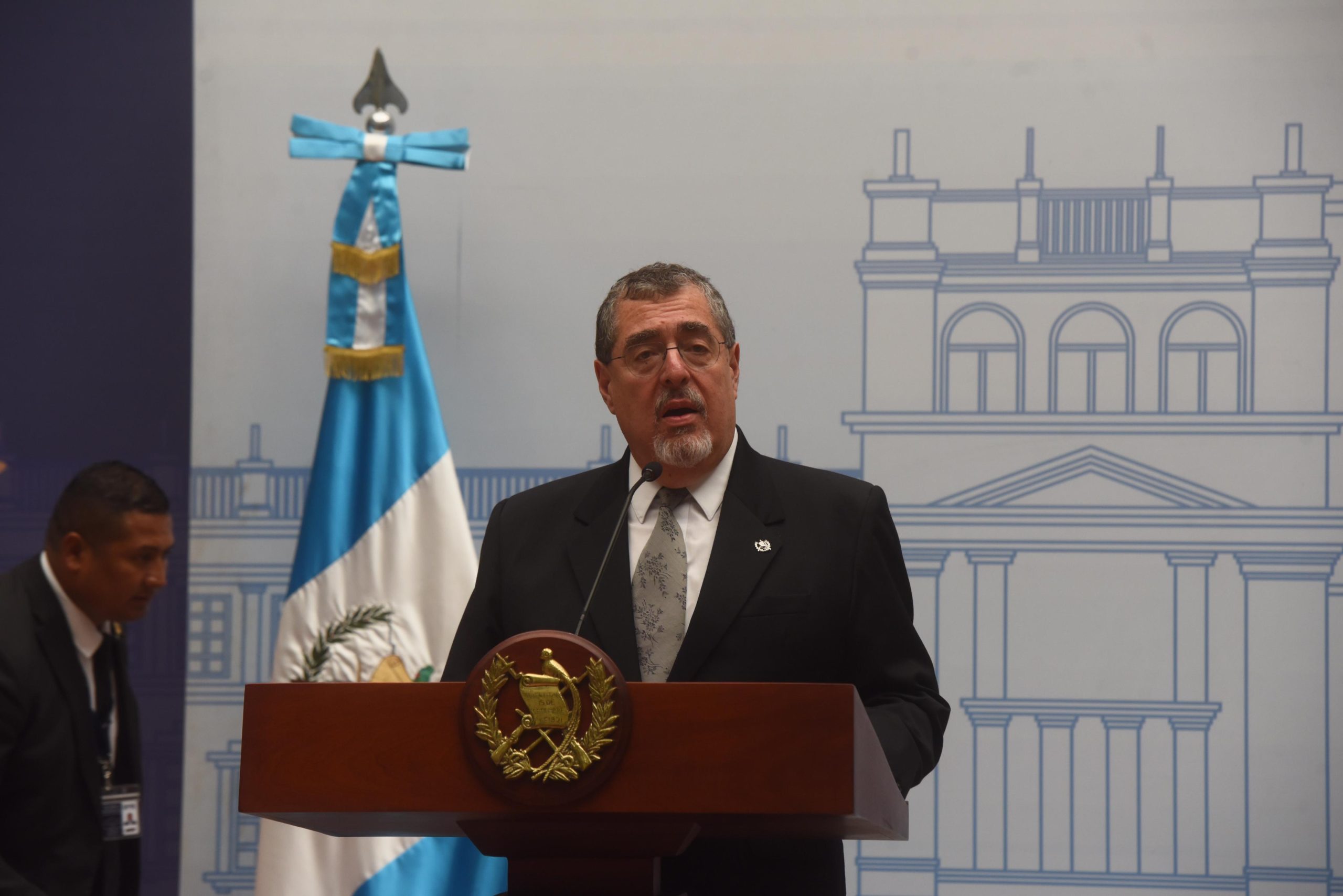 presidente Bernardo Arévalo anuncia medidas para mejorar economía de ciudadanos