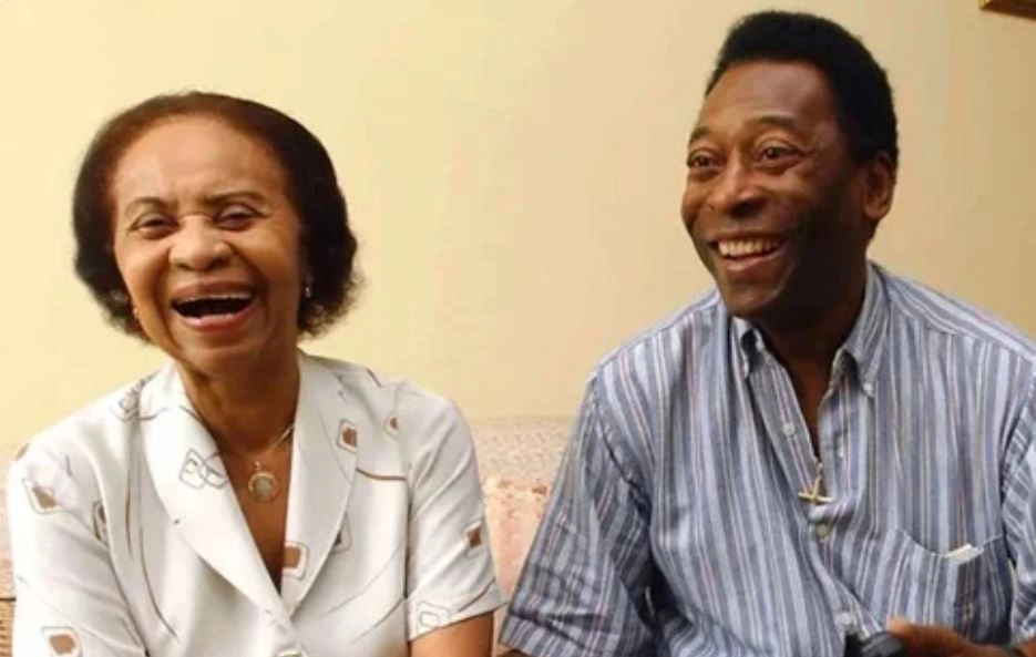 Muere madre de Pelé