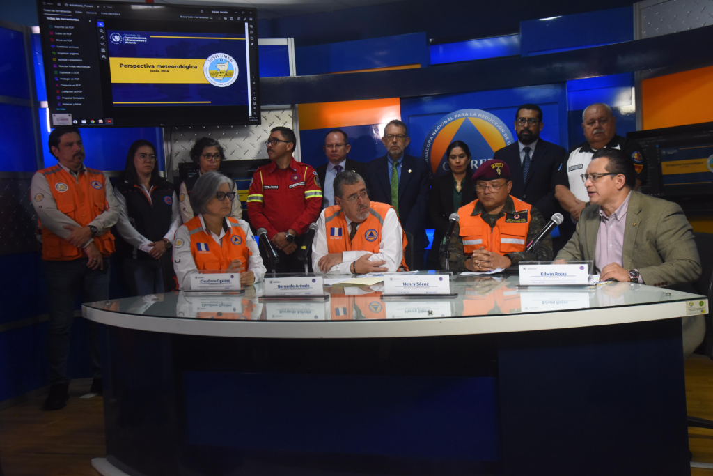 presidente Bernardo Arévalo en conferencia sobre temporada de lluvias