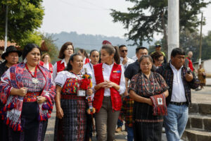 reina Letizia visita Sololá, Guatemala, en viaje de cooperación