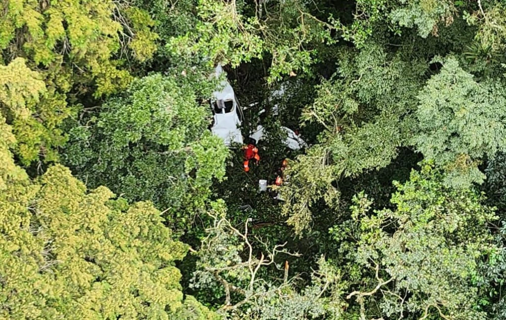 localizan aeronave desaparecida en faldas del volcán de Agua