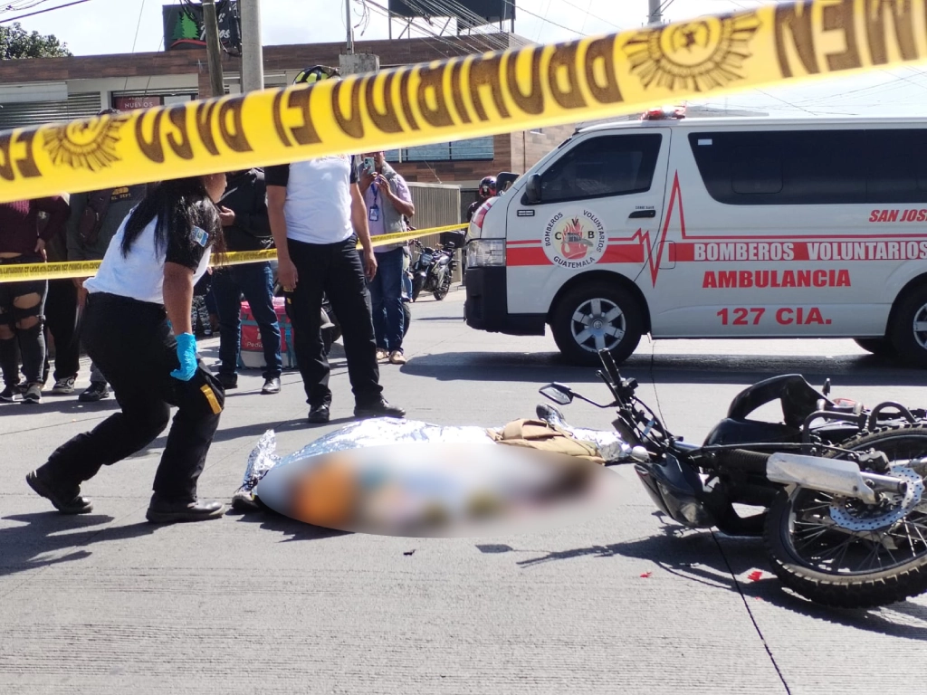 Muere motorista tras accidente en San José Pinula