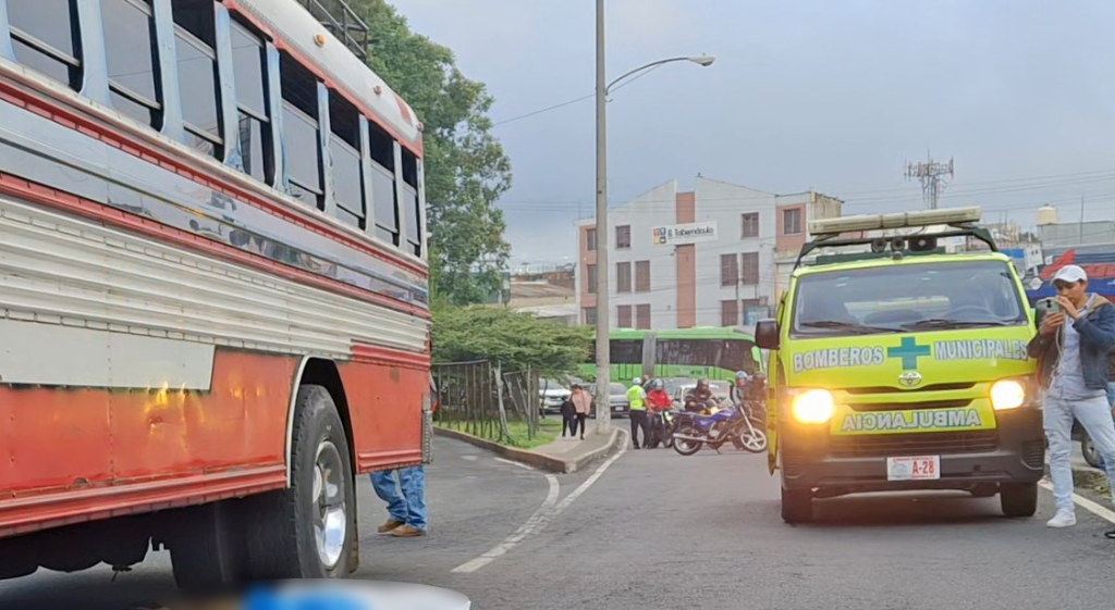 Mujer muere atropellada en zona 12