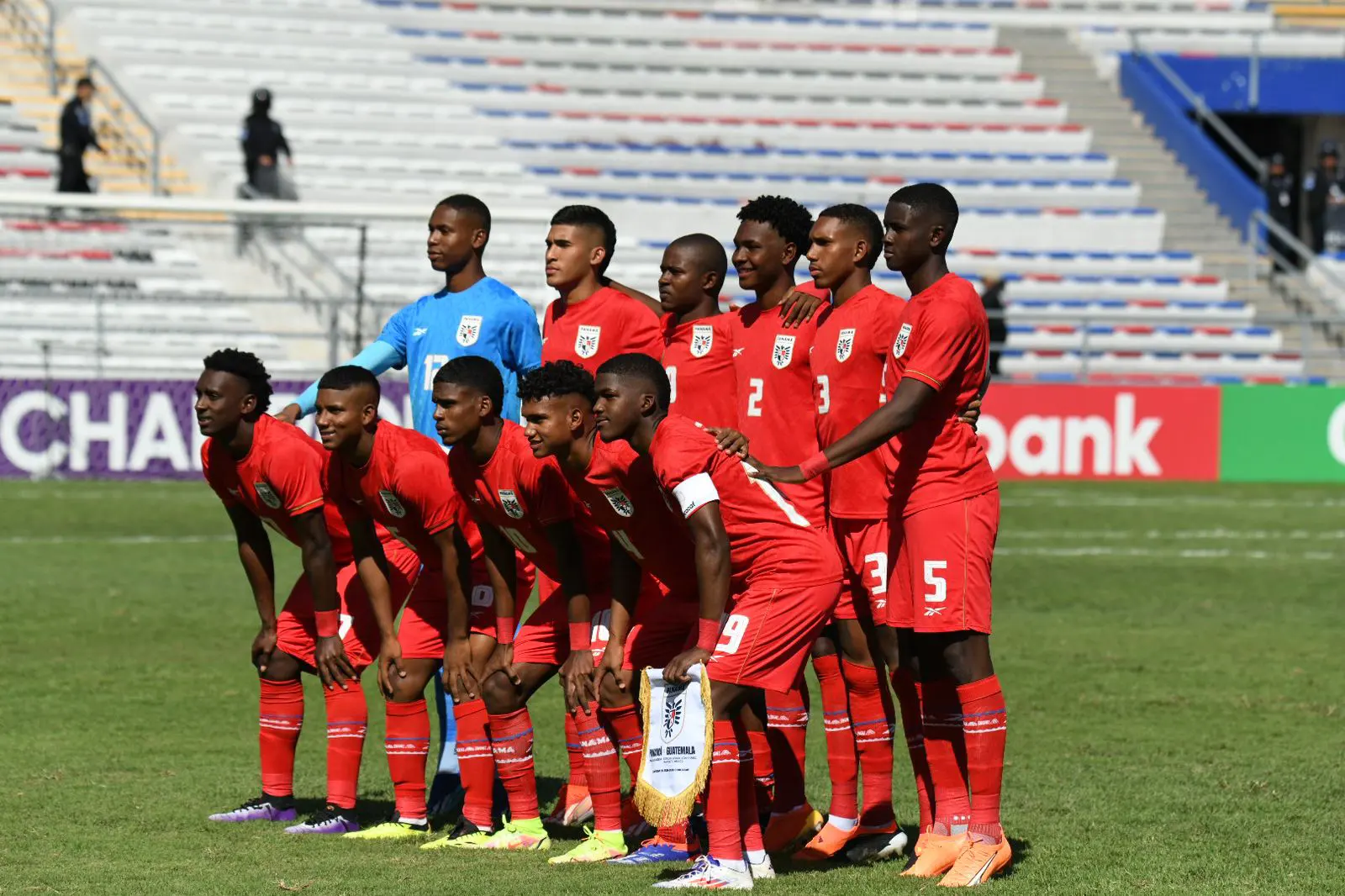 seleccion-nacional-de-guatemala-ante-panama-premundial-concacaf-julio-2024 (4)