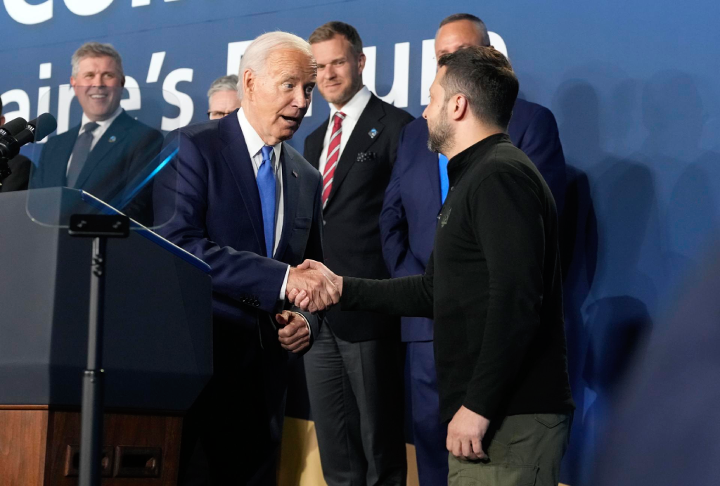 Biden y Zelenski en cumbre de la OTAN
