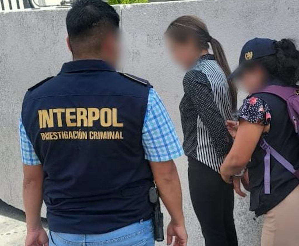 Capturan a presunta extorsionista requerida por El Salvador