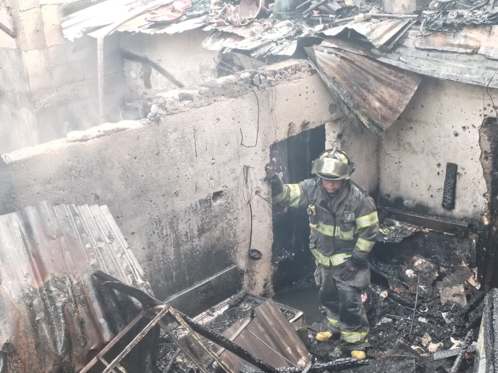 Se incendia vivienda en Boca del Monte, Villa Canales