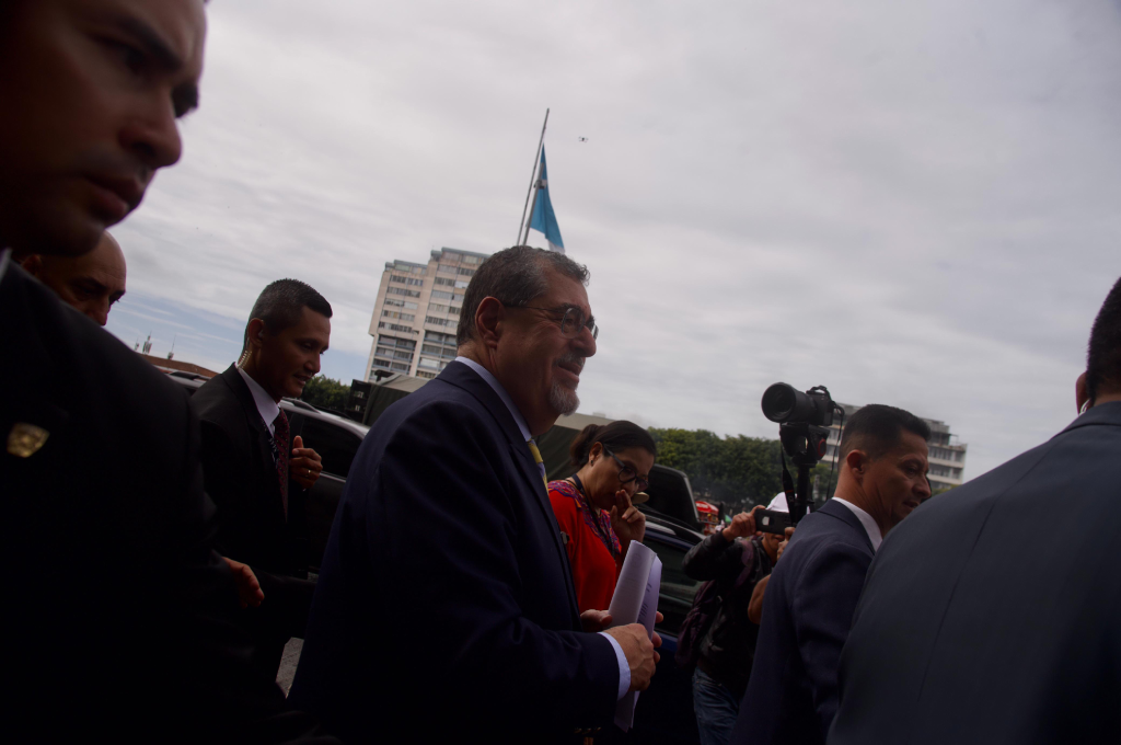 Actividades en plaza de la Constitución en el Día Internacional de los Pueblos Indígenas