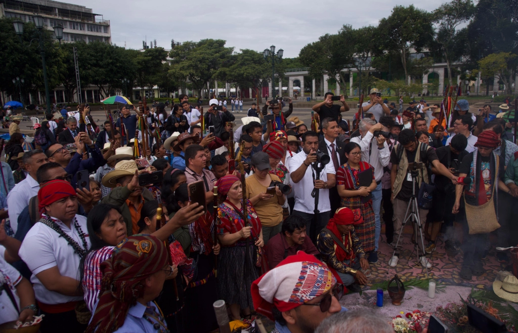 Actividades en plaza de la Constitución en el Día Internacional de los Pueblos Indígenas