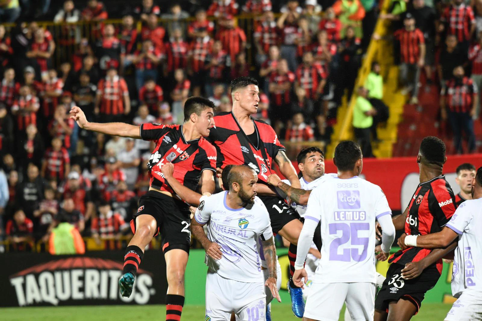 Alajuelense ante Comunicaciones