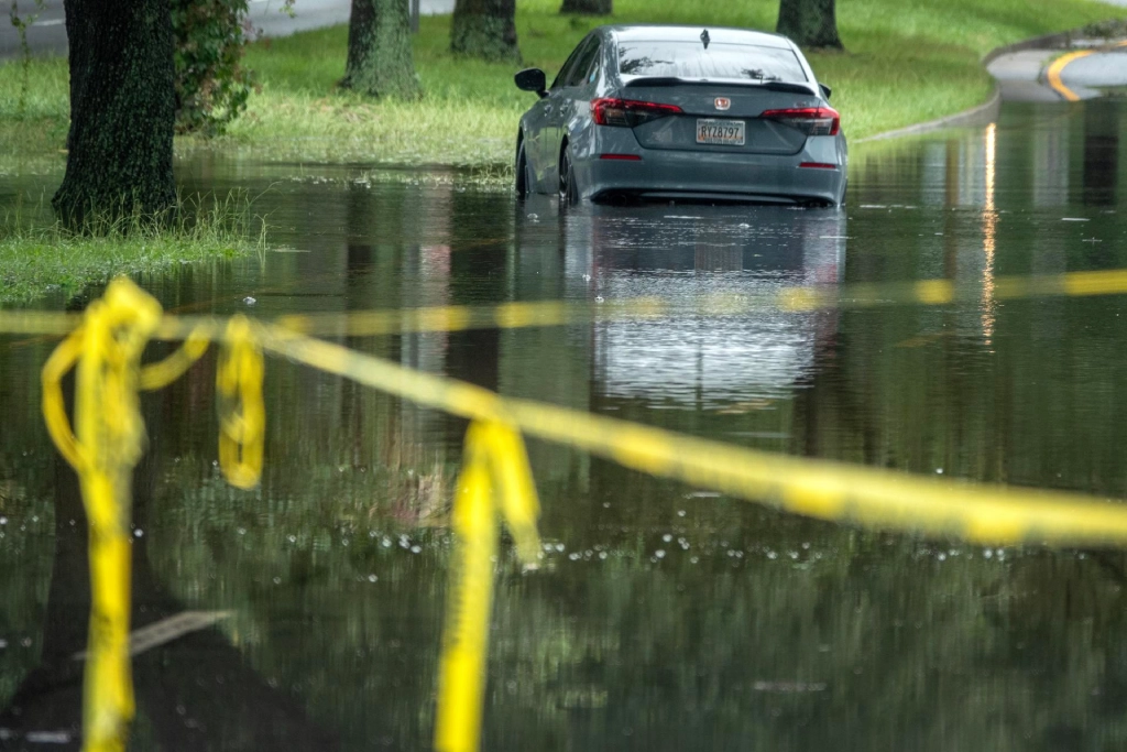 Inundaciones en EE. UU. por tormenta Debby