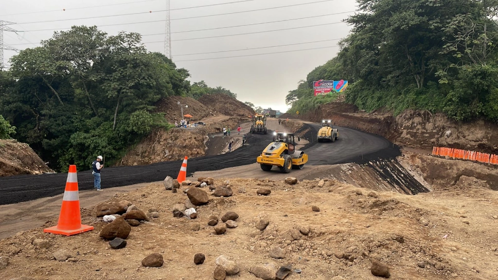 trabajos en la autopista Palín – Escuintla