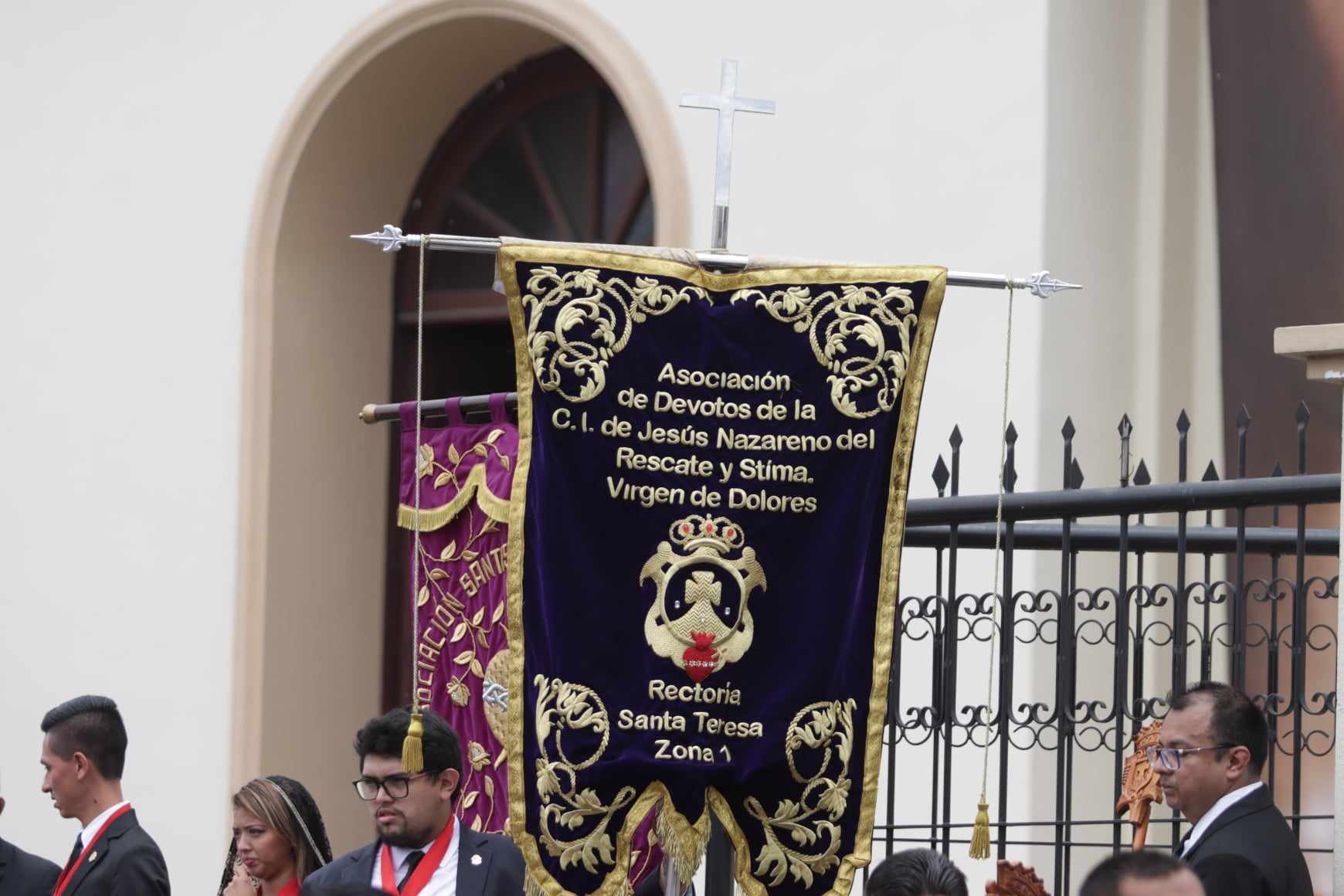 Procesión de Jesús Nazareno de las Tres Potencias por aniversario número 100 de la hermandad (1)