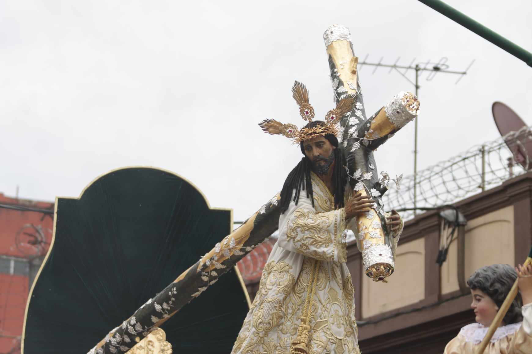 Procesión de Jesús Nazareno de las Tres Potencias por aniversario número 100 de la hermandad (11)