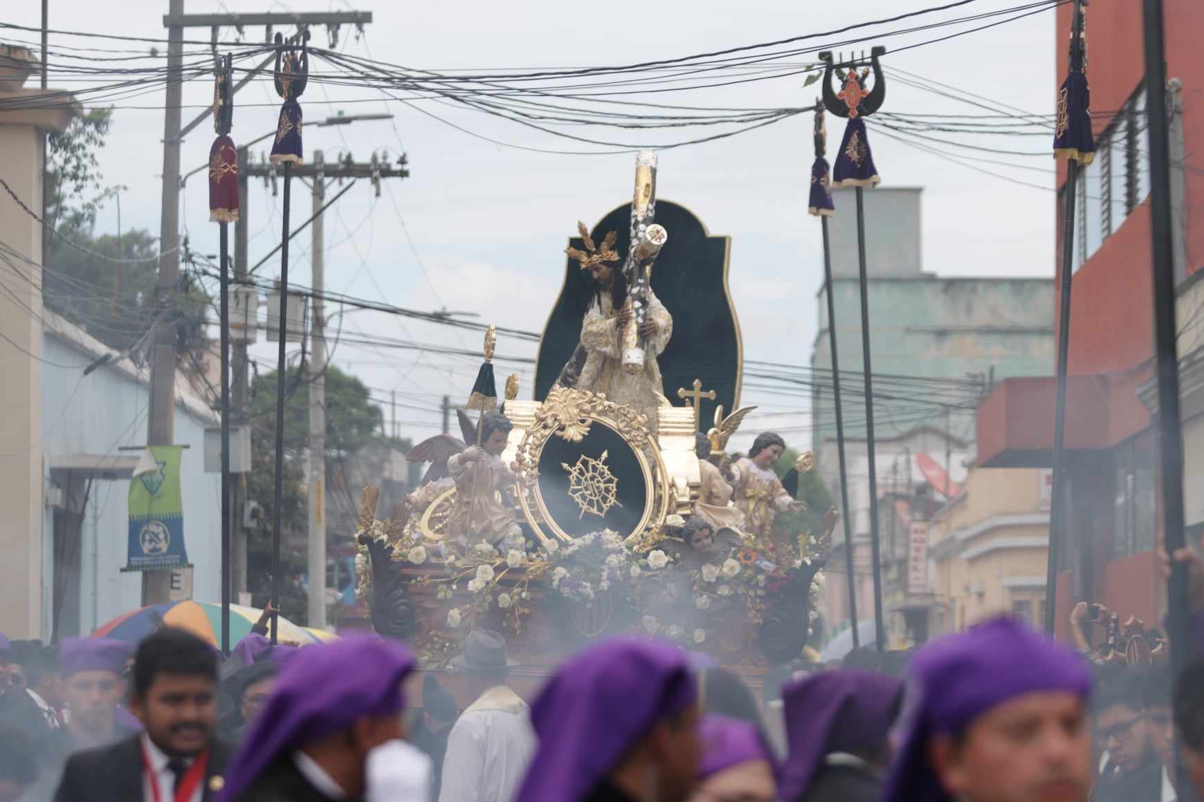 Procesión de Jesús Nazareno de las Tres Potencias por aniversario número 100 de la hermandad (13)