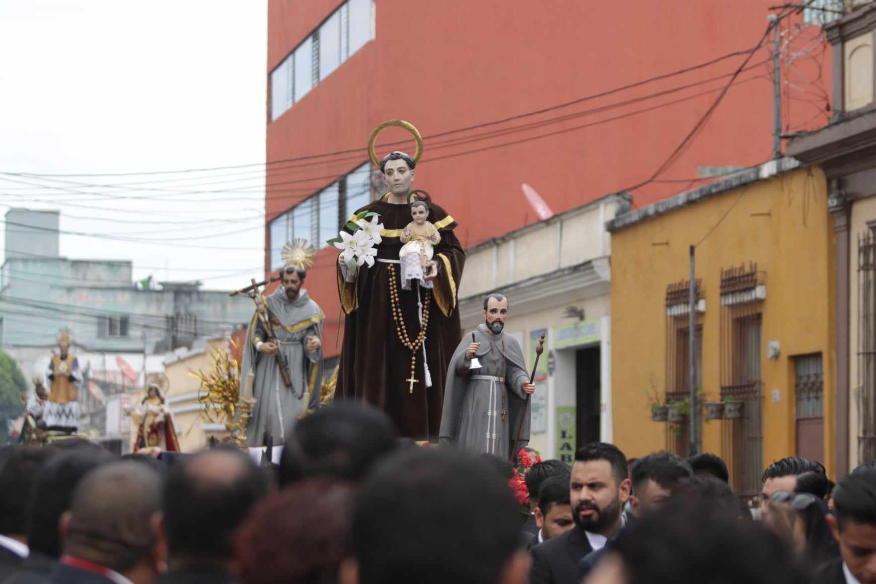 Procesión de Jesús Nazareno de las Tres Potencias por aniversario número 100 de la hermandad (21)