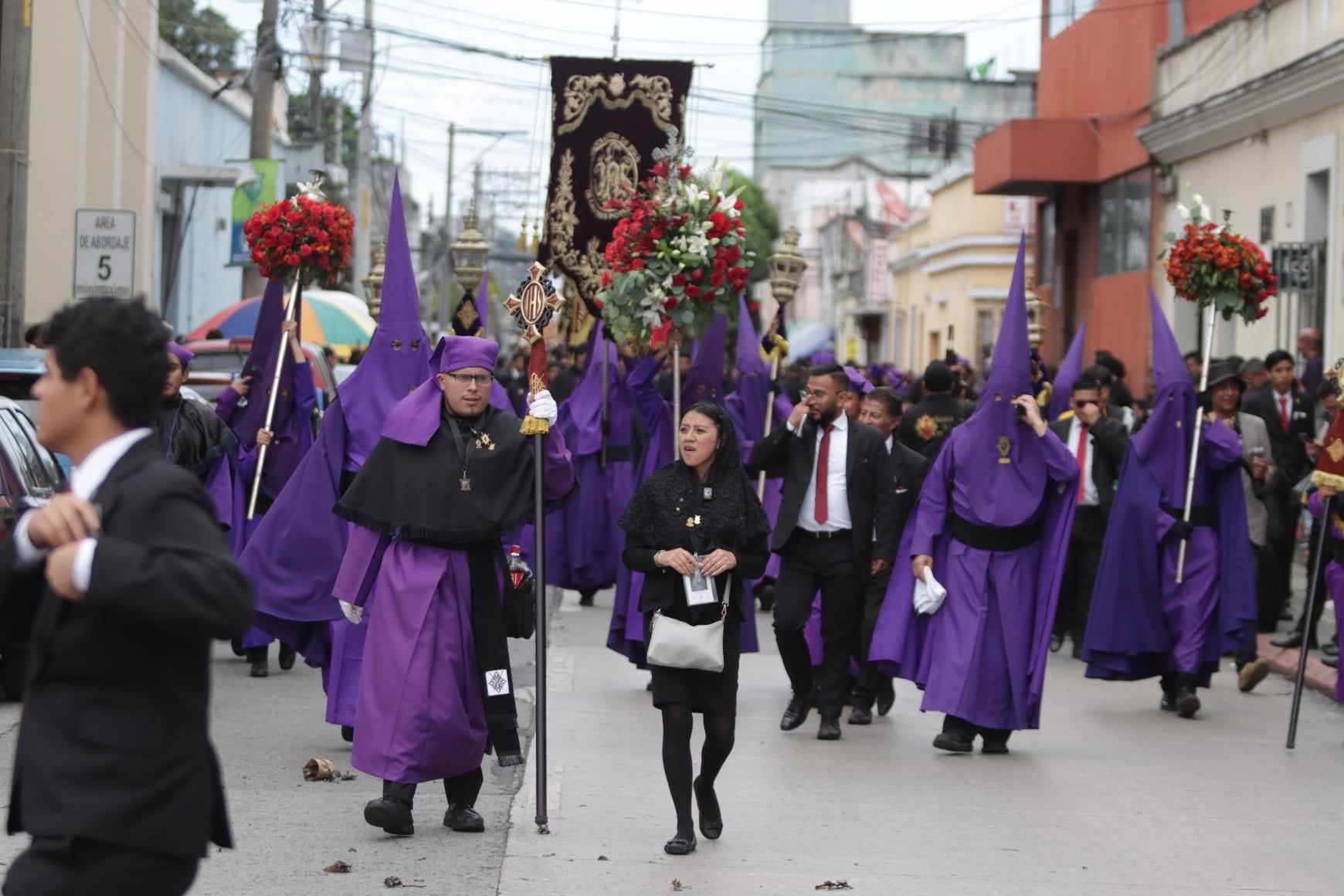 Procesión de Jesús Nazareno de las Tres Potencias por aniversario número 100 de la hermandad (24)