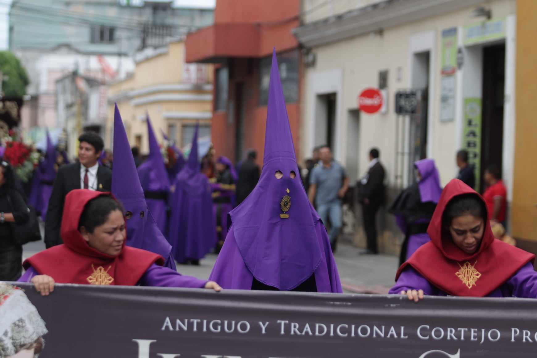 Procesión de Jesús Nazareno de las Tres Potencias por aniversario número 100 de la hermandad (27)