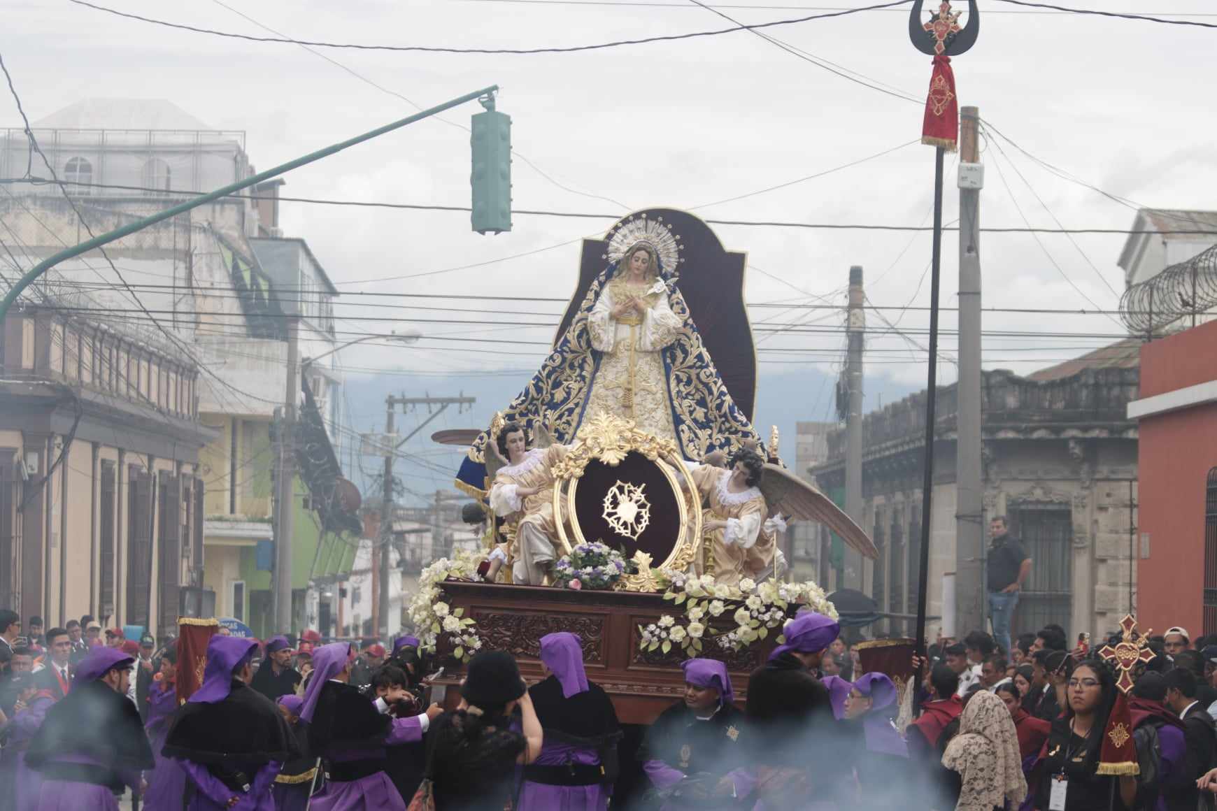 Procesión de Jesús Nazareno de las Tres Potencias por aniversario número 100 de la hermandad (3)